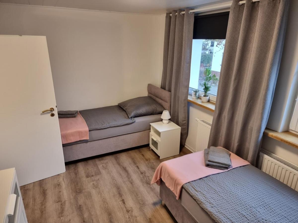 Gaestehaus-Ferienwohnung-Appartement Mit Terrasse - Naehe Kliniken/ Herzzentrum باد اوينهاوسن المظهر الخارجي الصورة